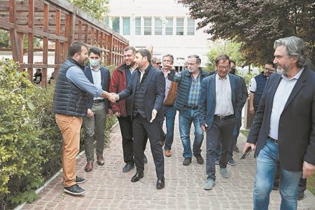 Το ΚΙΝΑΛ ξαναβρίσκει τη δυναμική του