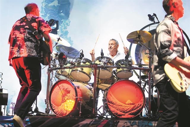 «Δεν επενδύουνστα νέα ταλέντα»