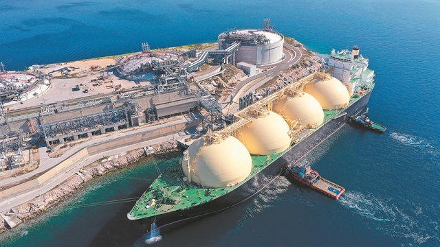 Νέα ρεκόρ σε ναυπηγήσεις πλοίων μεταφοράς LNG