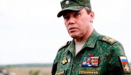 Η Ουάσιγκτον δεν επιβεβαιώνει ότι ο Ρώσος αρχηγός των Ενόπλων Δυνάμεων τραυματίστηκε στο Ντονμπάς