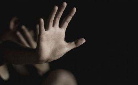 Παρέμβαση Θεοδωρικάκου για την υπόθεση της φοιτήτριας που πήγε να καταγγείλει βιασμό