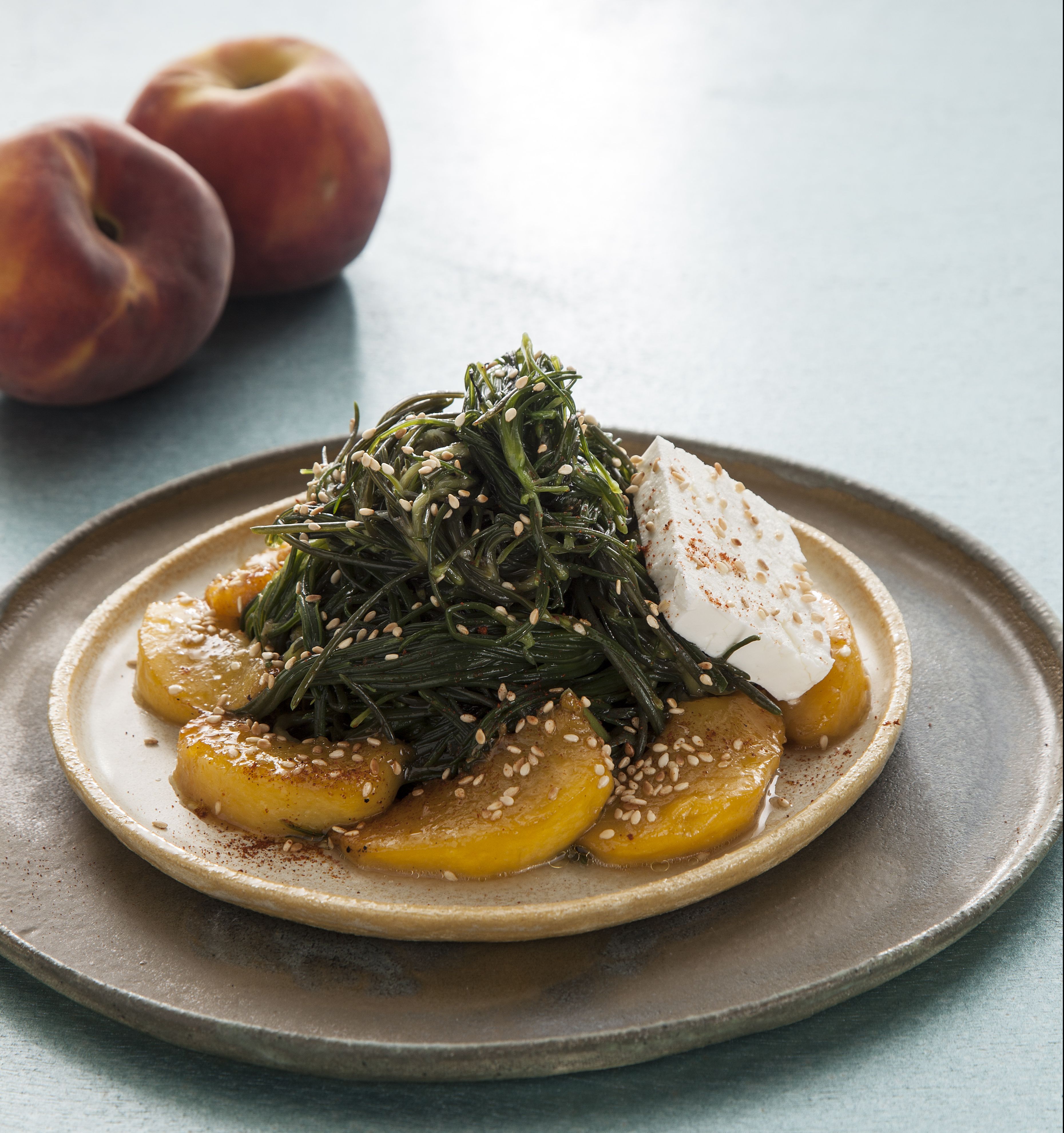 Αλμυρίκια με καραμελωμένα ροδάκινα