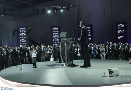 Συνέδριο ΝΔ: «Καρφί» Μητσοτάκη σε Σαμαρά – Φτάσαμε να πάρουμε 18% για να επιστρέψουμε στο 40%