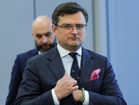 Κουλέμπα: «Λάθος της Γερμανίας» η παρέμβαση της Αστυνομίας για να μαζευτεί μια ουκρανική σημαία