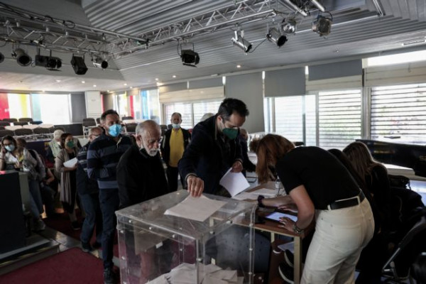 Εκλογές ΚΙΝΑΛ: Πάνω από 140.000 η συμμετοχή – Παράταση όπου υπάρχει προσέλευση | tovima.gr