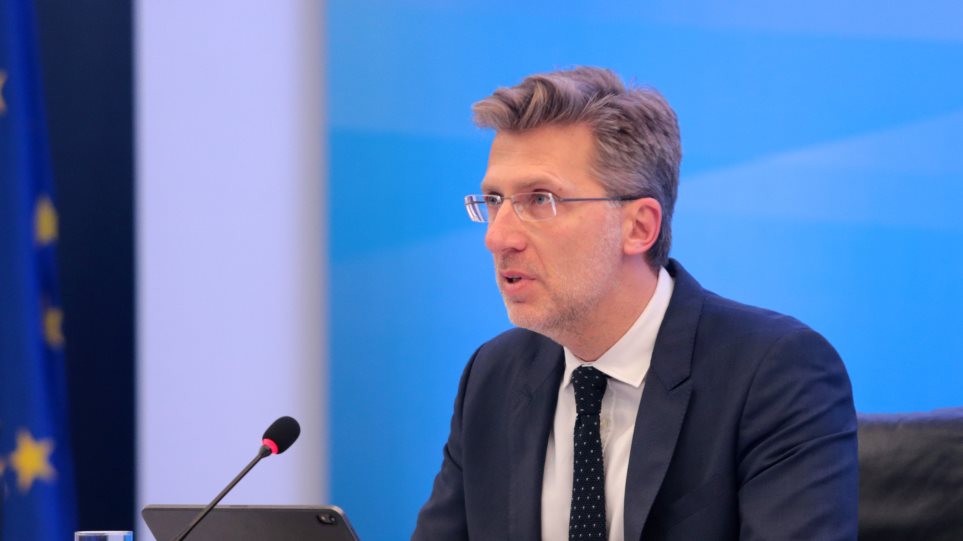 Σκέρτσος: Μεγέθυνση του ΑΕΠ και ραγδαία αποκλιμάκωση του χρέους