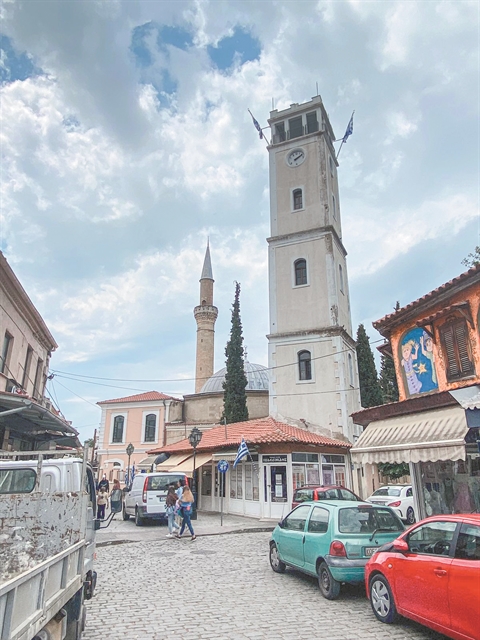 «ΕίμαστεΕλληνες, είναι η πατρίδα μας η Ελλάδα»