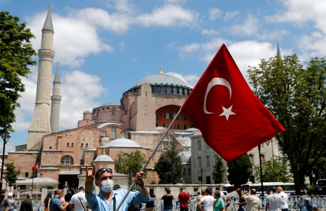 Ερντογάν: Η Αγία Σοφία στο νέο τουρκικό διαβατήριο | tovima.gr