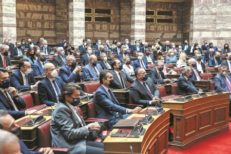 «Από την ακρίβεια χάνεις εκλογές»