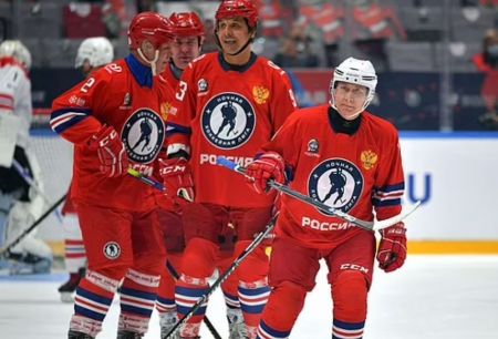 Βλαντιμίρ Πούτιν: Απουσία από τον αγαπημένο του αγώνα χόκεϊ – Νέες φήμες για την υγεία του