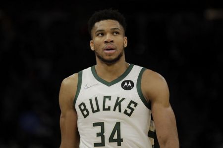 Η τρομερή εμφάνιση του Αντετοκούνμπο απέναντι στους Σέλτικς