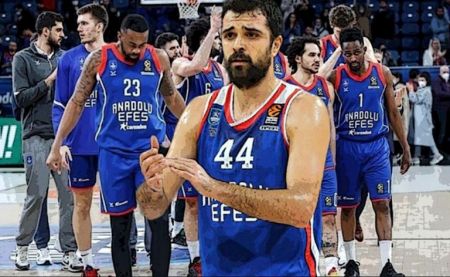 Μεγάλο πλήγμα για την Εφές λίγο πριν τον ημιτελικό με τον Ολυμπιακό