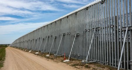 Politico: Η Ελλάδα θέλει να επεκτείνει ακόμη 80 χλμ το τείχος στον Έβρο