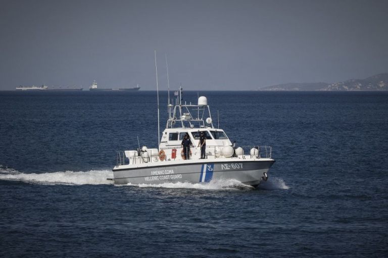 Ελαφόνησος: Σκάφος με Τούρκους αξιωματικούς κατέπλευσε στον Σίμο | tovima.gr