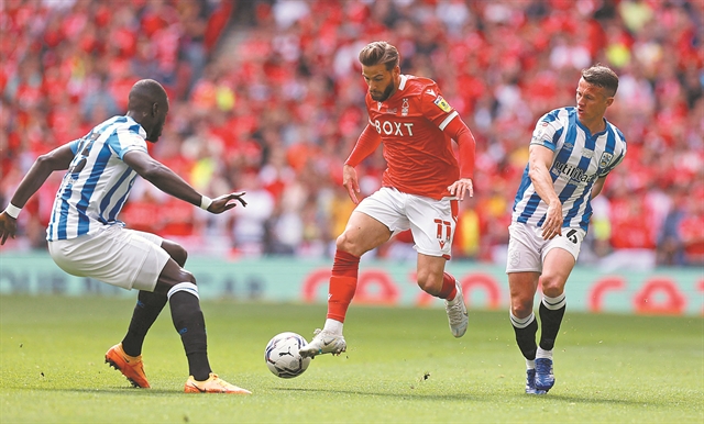 Κόκκινο χαλί στο λιμάνι για τον «βασιλιά των ασίστ»