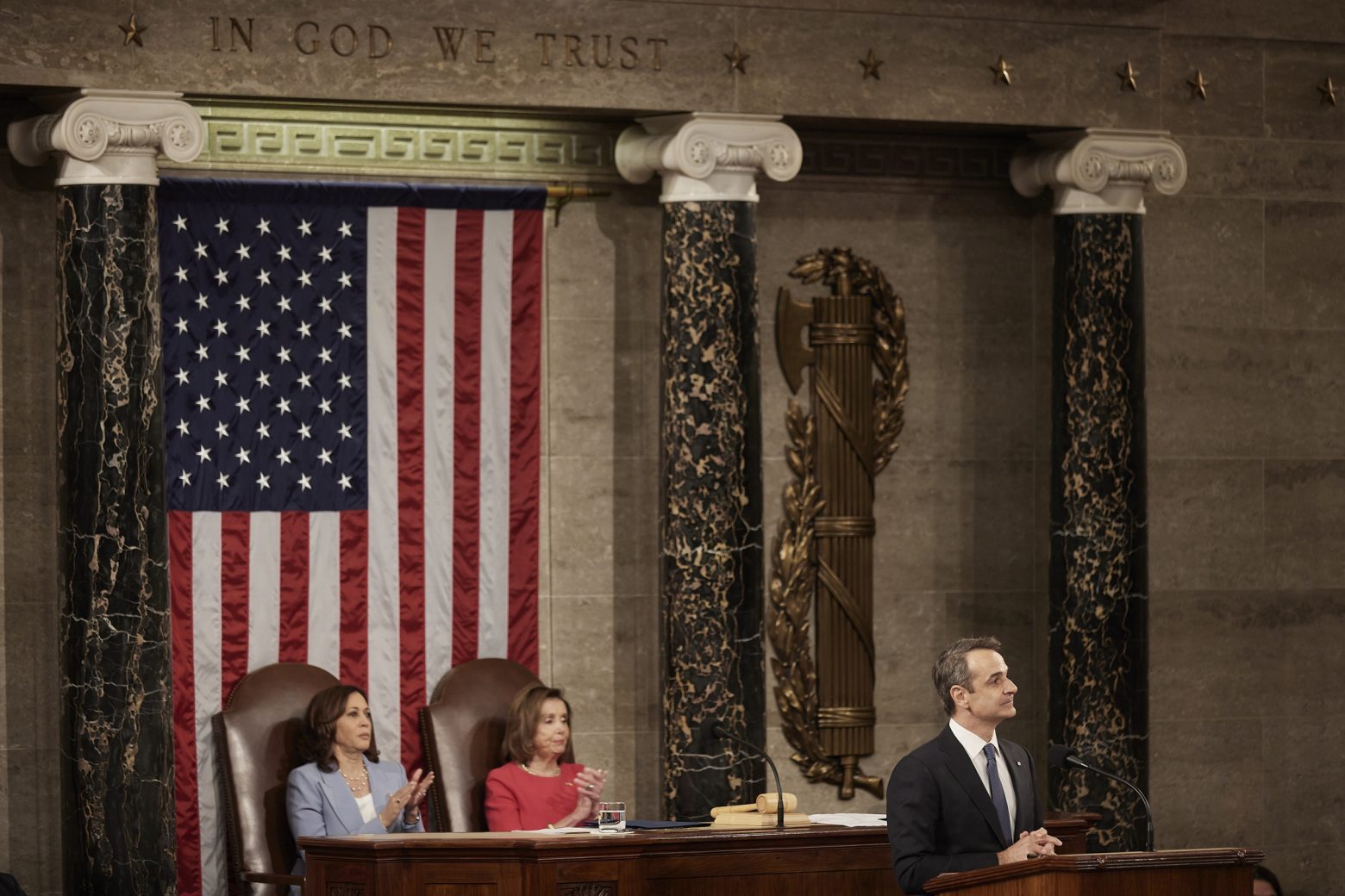 Χουριέτ: Κορυφαίος αρθρογράφος επαινεί το Μητσοτάκη για την ομιλία του στο Κογκρέσο των ΗΠΑ – Τα «καρφιά» για Ερντογάν