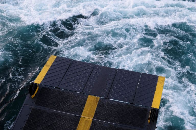 Πειραιάς: Φυλάκιση ενός έτους με αναστολή στη μητέρα της 5χρονης που εντοπίστηκε στη θάλασσα