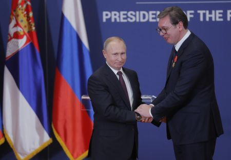 Σερβία: Συμφωνία Βούτσιτς – Πούτιν για τριετές συμβόλαιο παροχής φυσικού αερίου