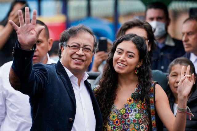 Προεδρικές στην Κολομβία: Προς καθαρή νίκη η κεντροαριστερά – Προς ιστορική, οδυνηρή ήττα η δεξιά