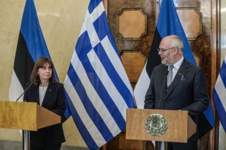 Σακελλαροπούλου: Η παραβατική συμπεριφορά της Τουρκίας πλήττει την ενότητα του ΝΑΤΟ