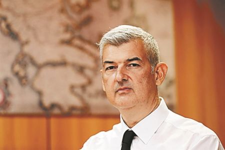 Ασπίδα για επενδυτές και δημόσιες εκτάσεις