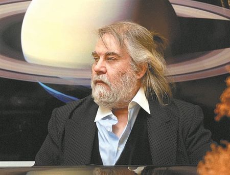 Βαγγέλης ΠαπαθανασίουΑπό την ΑγριάΒόλουστο Διάστημα