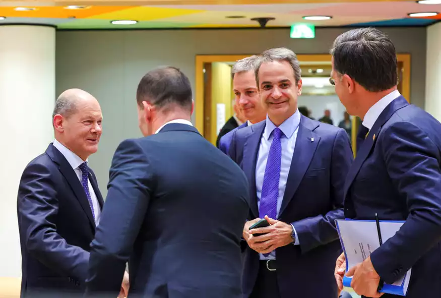 Με τους Γερμανούς πίσω από τις κλειστές πόρτες