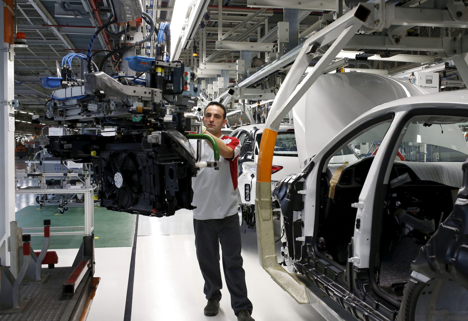 Κλιματική αλλαγή: Η στροφή των αυτοκινητοβιομηχανιών στα ακριβότερα μοντέλα απειλεί των πλανήτη