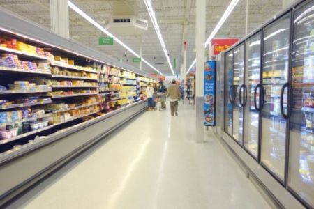 Ισπανία: Έρχονται πρόστιμα στα σούπερ μάρκετ που πετούν φαγητό
