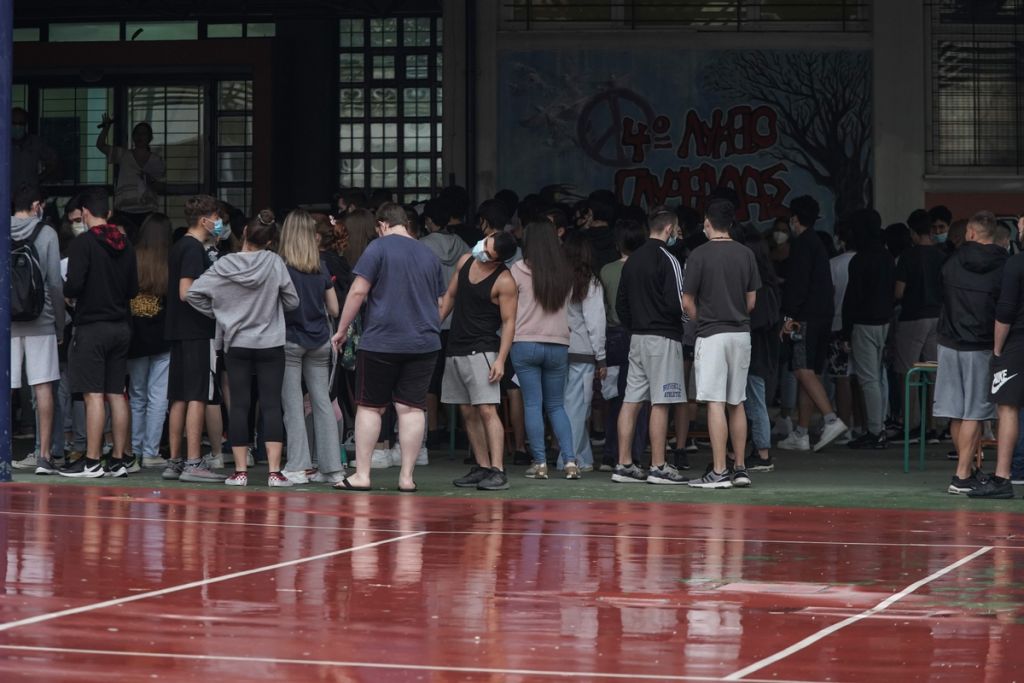 Πανελλήνιες 2022: Γιατί τόσο δύσκολα θέματα ως σήμερα;