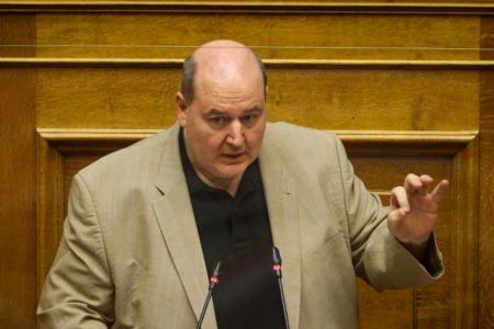 Φίλης: «Ποιος πιστεύει τον κ. Μητσοτάκη για τα Δημοτικά σχολεία»;