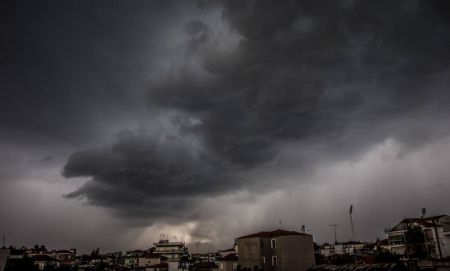 Καιρός: Βροχές και καταιγίδες σήμερα – Πώς θα κινηθεί η κακοκαιρία Genesis