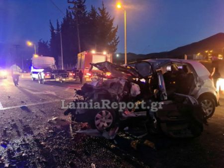 Λαμία: Σοκαριστικό τροχαίο με ένα νεκρό – Αυτοκίνητο καρφώθηκε σε φορτηγό