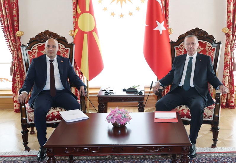 Ερντογάν – Κοβάτσεφσκι χαρακτηρίζουν «άριστες» τις σχέσεις Σκοπίων – Άγκυρας