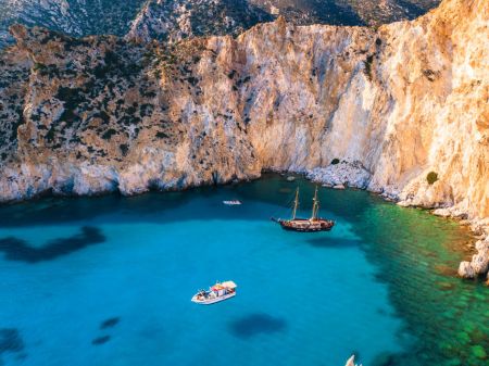 Αλουμινόχαρτο εκατομμυρίων και… Πολύαιγος