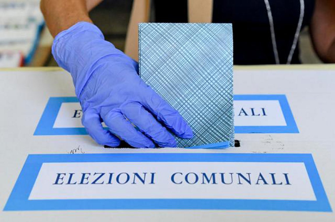 Ιταλία – δημοτικές εκλογές: Νίκη της κεντροδεξιάς δείχνουν τα exit poll – Αποτυχία για τα δημοψηφίσματα