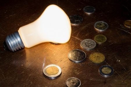 Ηλεκτρικό ρεύμα: Πώς θα εισπράξετε έως 600 ευρώ για τους «φουσκωμένους» λογαριασμούς – Τι να προσέξετε