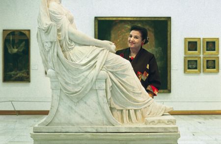 Μαρίνα Λαμπράκη Πλάκα: Από το Αρκαλοχώρι της Κρήτης… «Σιδηρά Κυρία» της Τέχνης