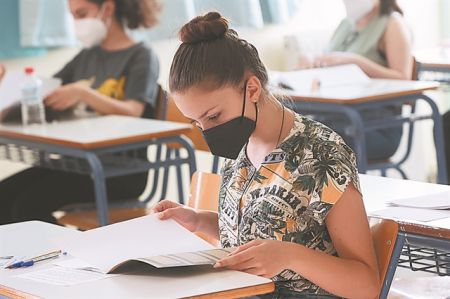 Πανελλήνιες 2022: Τα θέματα και η βαθμολόγηση