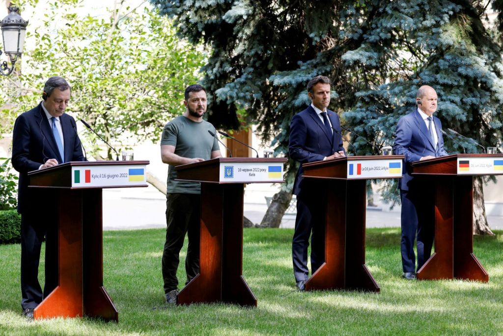 Ουκρανία: Μακρόν, Σολτς και Ντράγκι λένε «ναι» στην ένταξη της χώρας στην ΕΕ