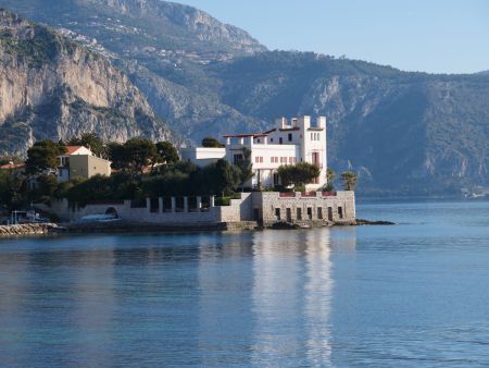 Cap-Ferrat, Το ακρωτήρι της εκθαμβωτικής πολυτέλειας