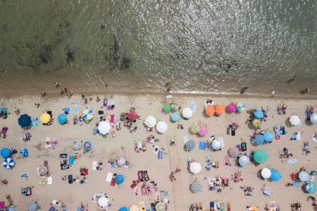 Σάκης Αρναούτογλου: Καλοκαίρι από Τρίτη και έντονη ζέστη