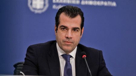 Πλεύρης: Όταν μπήκα στο χειρουργείο, είπαν στη σύζυγό μου πως έχω 20% πιθανότητες να ζήσω