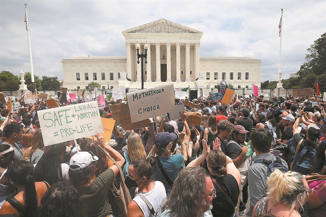 Οργή στις ΗΠΑ για την επιστροφή στο 1973