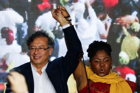 Γκουστάβο Πέτρο: Από αντάρτης, πρώτος αριστερός πρόεδρος της Κολομβίας