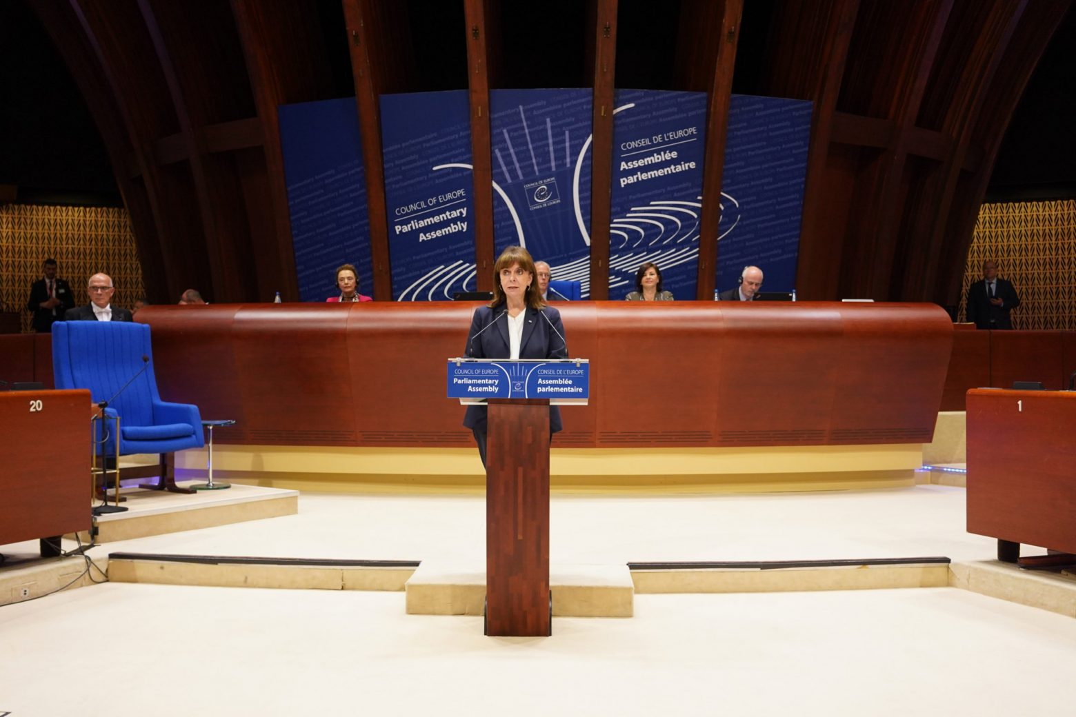 Πώς η Κατερίνα Σακελλαροπούλου έβαλε στη θέση του Τούρκο βουλευτή