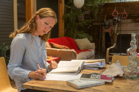 Μάγκι Νέλσον, «Ξυπνάς κάθε πρωί και απλώς κάνεις ό,τι μπορείς»