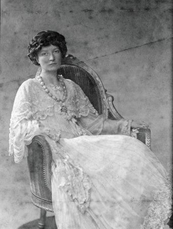 Αρτεμις Λεοντή: «Δεν έγραψα μια αγιογραφία της Εύας Πάλμερ-Σικελιανού»