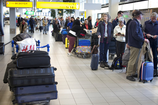 Αερομεταφορές: Πού οφείλεται το ταξιδιωτικό χάος στην Ευρώπη