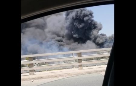 Μενίδι: Εκρήξεις σε μεγάλη φωτιά σε εργοστάσιο